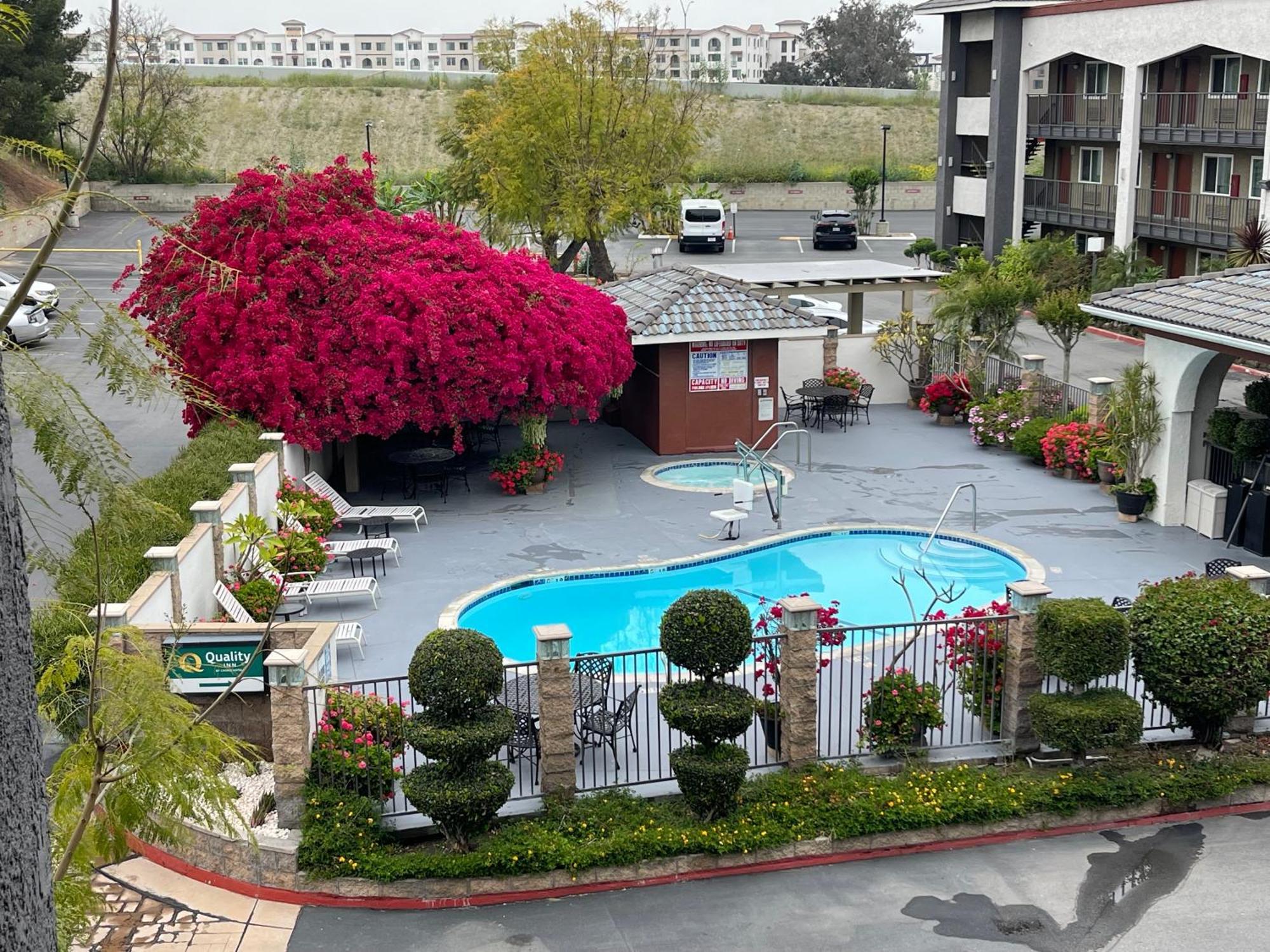 Quality Inn Ontario Airport Convention Center Exterior foto