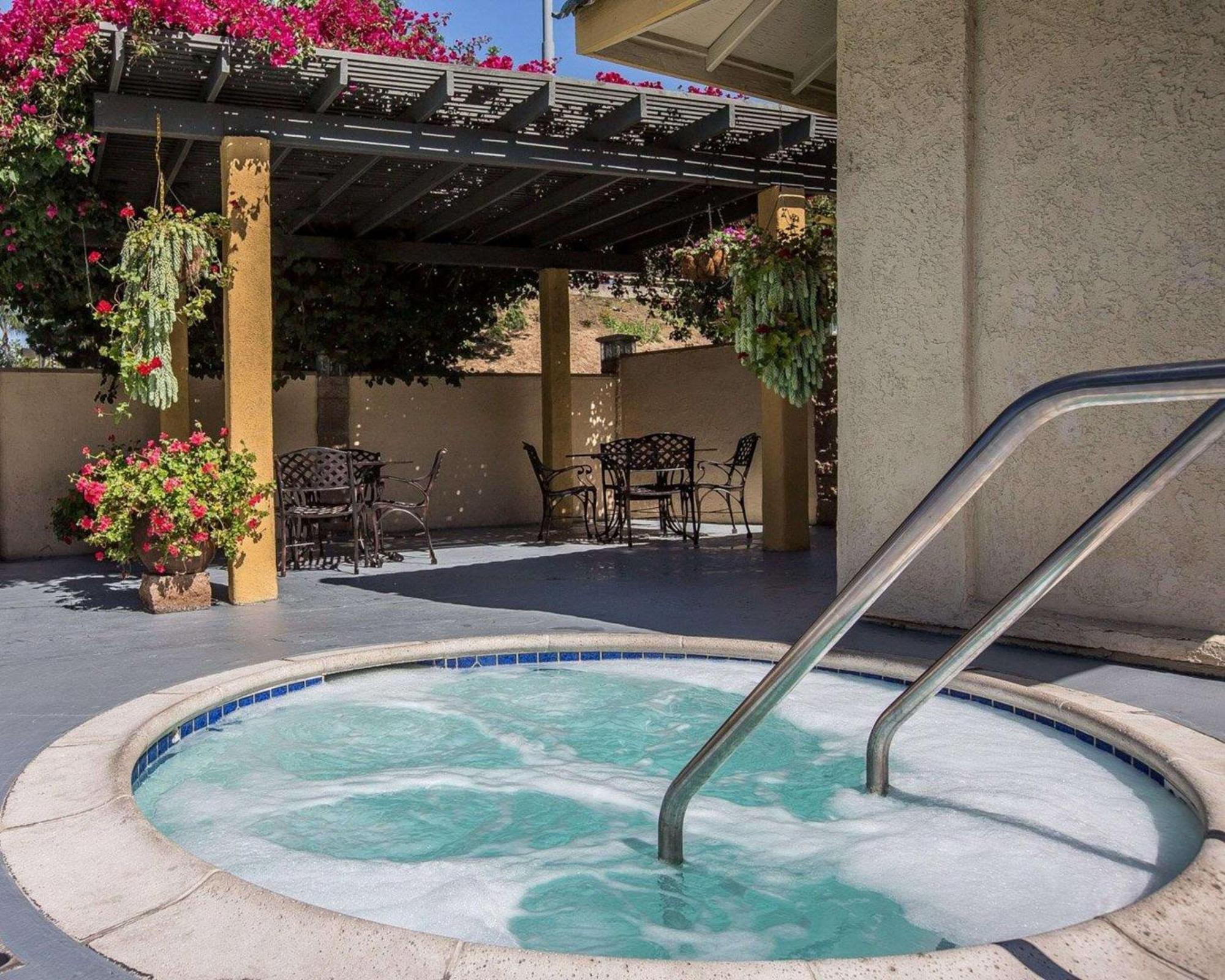 Quality Inn Ontario Airport Convention Center Exterior foto